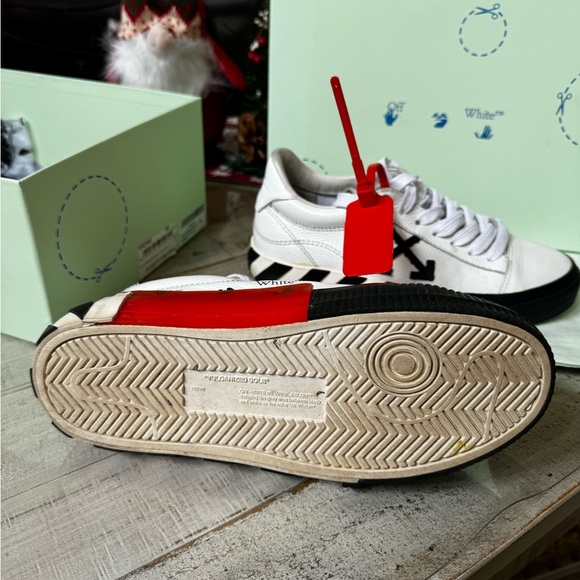 Off-White π« Low Vulcanized π« Sneakers π« - Picture 12 of 13